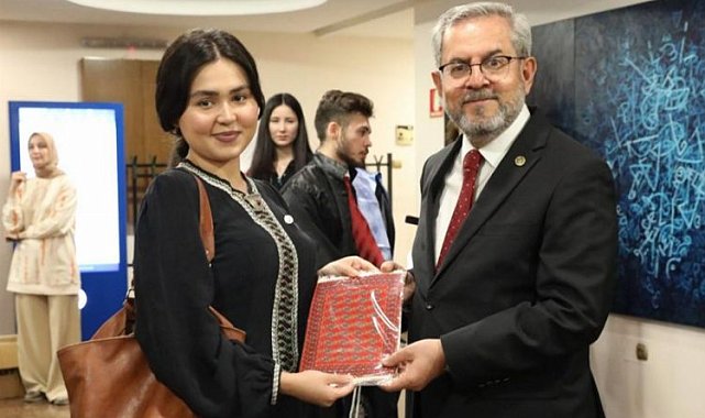 Ankara Üniversitesi'nde uluslararası mezunlara veda