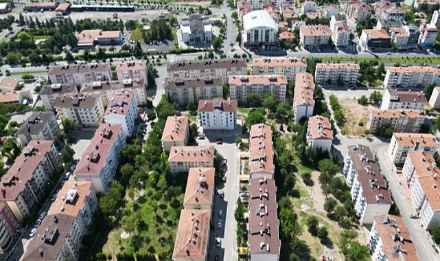 Nevşehir Belediyesi parkları yeniliyor