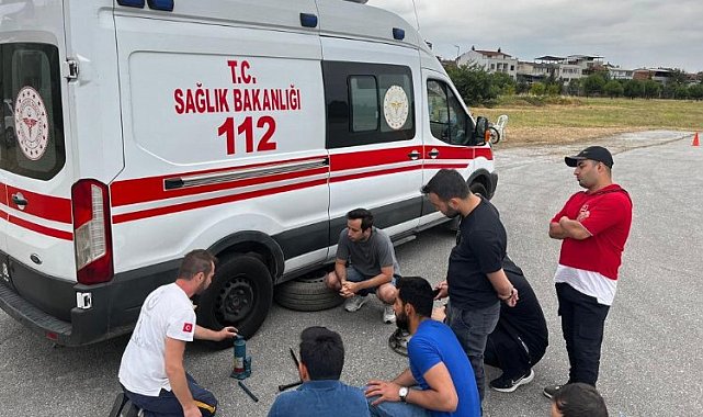 Ambulans sürüş tekniklerini öğrendiler