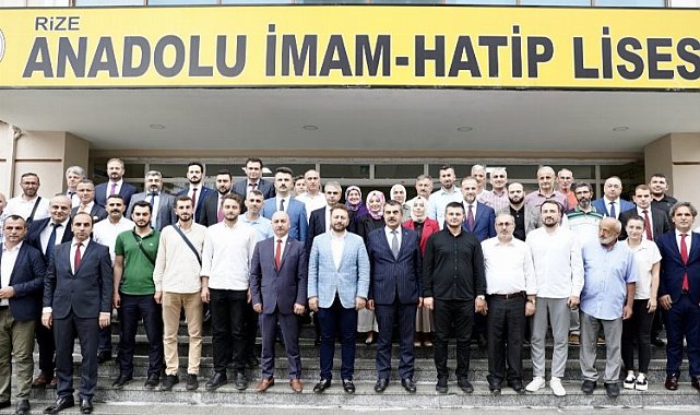 Bakan Tekin'den mezun olduğu liseye ziyaret