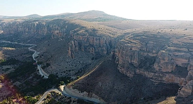 Büyük Kanyon'da Yaklaşık 30 Metre Yükseklikten Düşen Çocuk Hayatta Kalmayı Başardı