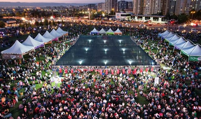 Kayseri Talas'ta göz kamaştırıcı şenlik