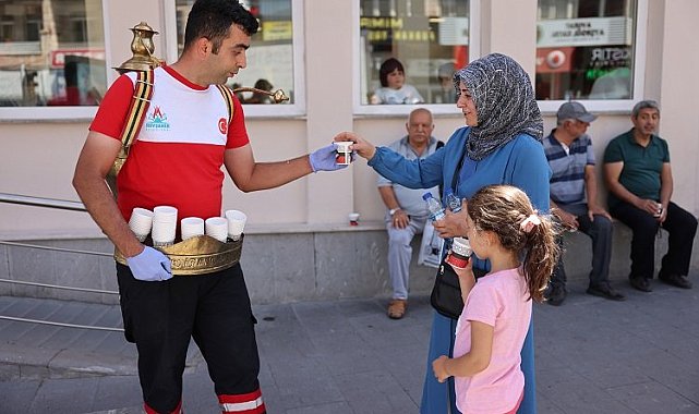 Sıcak havayı Nevşehir Belediyesi serinletti