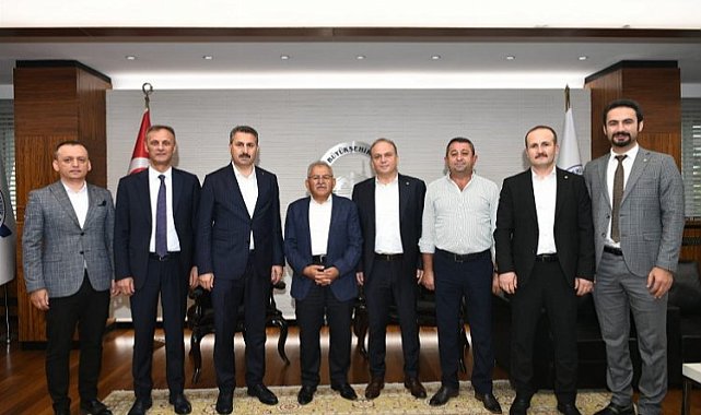 Tokat heyetinden Memduh Büyükkılıç'a ziyaret
