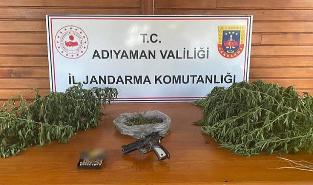 Adıyaman'da tabanca ve esrar ele geçirildi