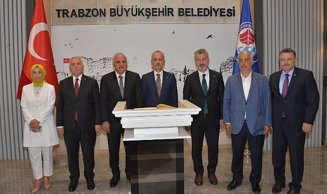 Bakan Uraloğlu Trabzon Büyükşehir'i ziyaret etti
