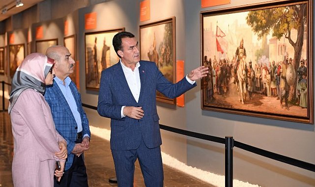 Bursa Valisi Demirtaş'tan Panorama 1326'ya ziyaret
