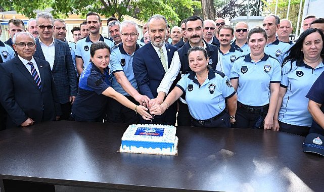 Bursa'da Başkan Aktaş'tan zabıtaya moral ziyareti