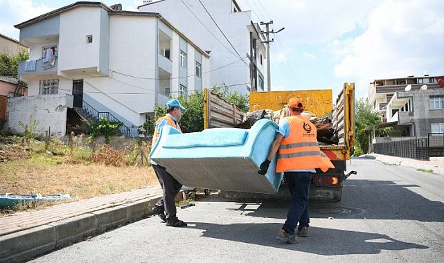 Çayırova'da kaba atıklar toplanıyor