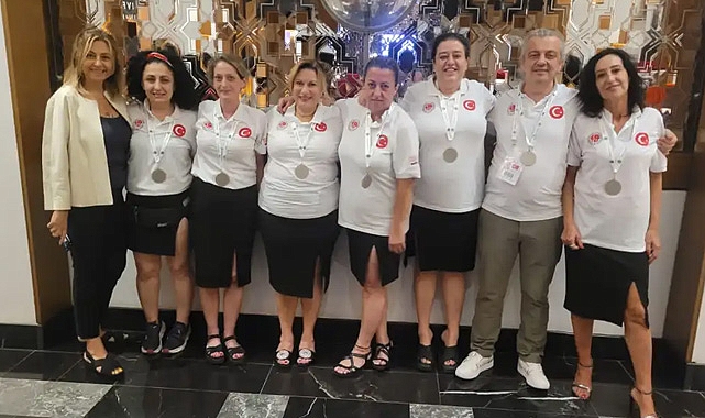 Kadın Briç takımı başarıya doymuyor: Dünya Şampiyonası'ndan gümüş madalyayla döndü!