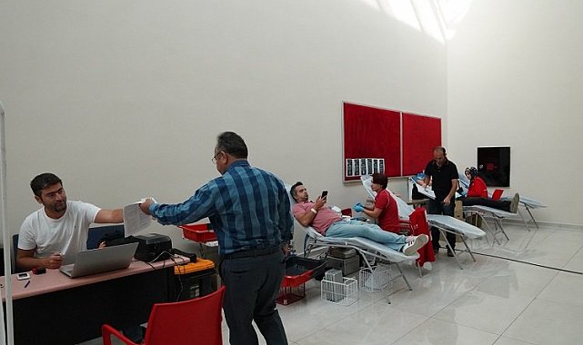 Kayseri Melikgazi personelinden Kızılay'a tam destek