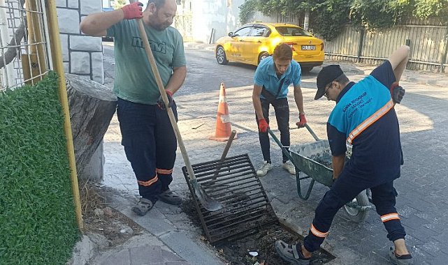 Manisa Yunusemre'de taşkınlara karşı ızgara temizliği