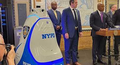 NYPD 'Robocop'! K5, Times Meydanı Metro İstasyonu’nda görev yapacak