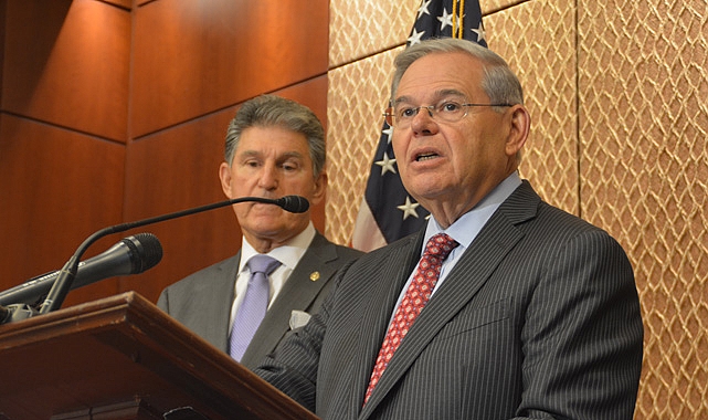 Senatör Bob Menendez'in kirli dosyası: Sevgililer için vizeler, özel jetler, villalar; külçe altın ve Mısır ilişkileri...
