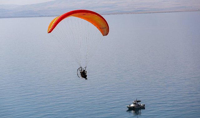 Van'da Yamaç Paraşütü Şampiyonası heyecanı