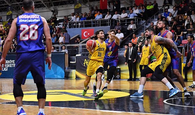 Carettalar, galibiyete doymuyor