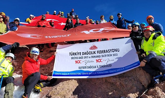 Erciyes'in zirvesinde 100'lük coşku