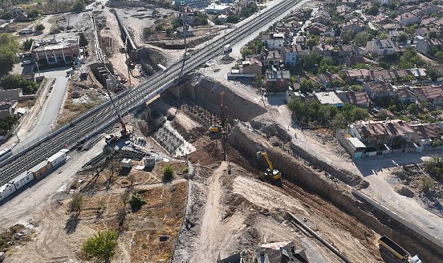 Konya'da Taşköprü Alt Geçidi'ne yakın mercek