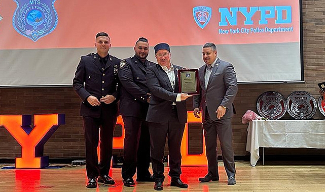 NYPD'den Federal Chaplin İmam Ahmet Dönmez’e ödül