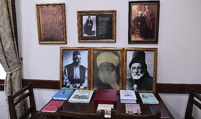 Bursa'da bu kütüphanede 700 yıllık şiir mirası var