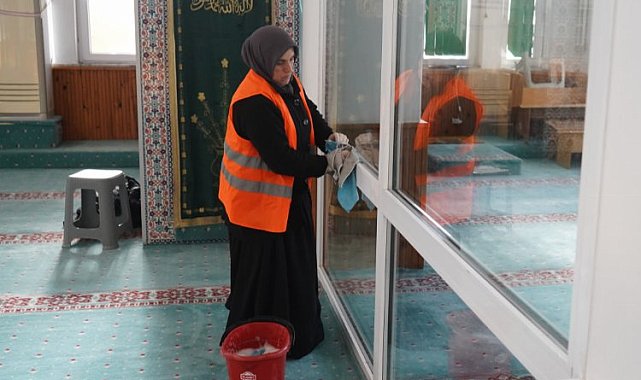 Çayırova'da ibadethanelere rutin temizlik