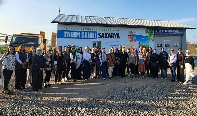 Girişimci kadınlar çift katlı otobüsle Sakarya'yı gezdi