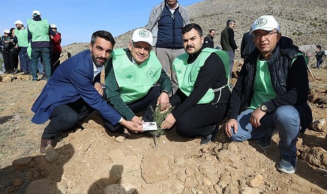 Kayseri Yahyalı'da binlerce fidan toprakla buluştu