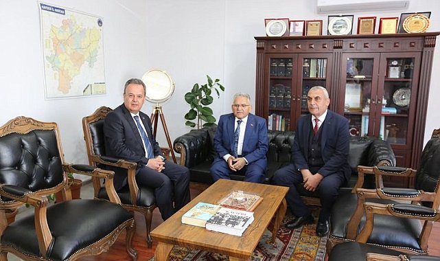Memduh Büyükkılıç'tan Melikgazi Kaymakamlığı'na ziyaret