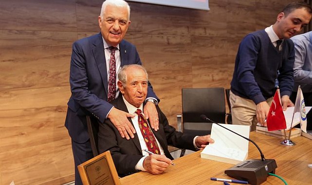 Muğla'da Sami Gökmen'den 'Cumhuriyet' konferansı