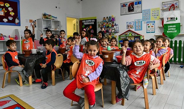 Ankaralı minikler meşe palamudu ekti