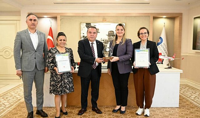 Antalya Büyükşehir Belediyesi'ne Çin'den "Onur Ödülü"