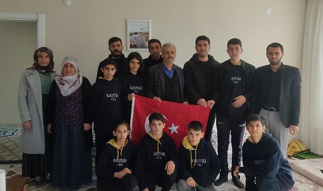 Batmanlı öğrencilerden şehit ailesine ziyaret