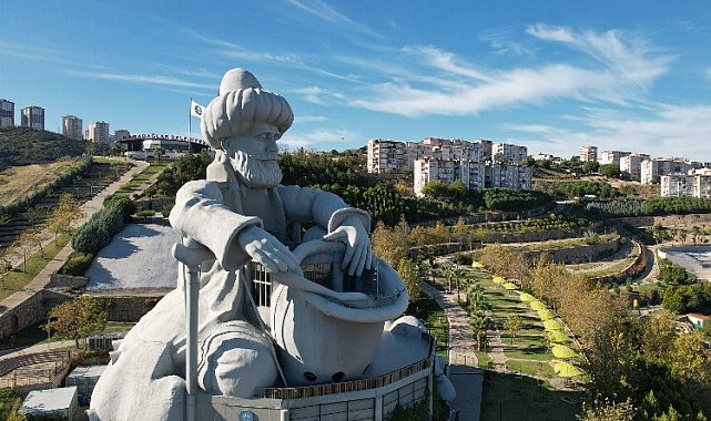 İzmir Karabağlar'da Nasreddin Hoca'ya ziyaretçi akını