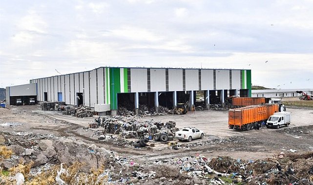 İzmir'in çöpü elektrik ve yakıt üretiyor