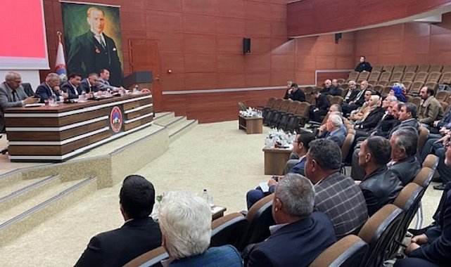 Kayseri Valisi Çiçek muhtarlarla buluştu