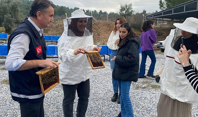 Manisa'da Arıcılık Eğitim Merkezi üniversitelileri ağırladı