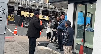 ABD'de kuyumculardan yeni önlem: Kapıda, dedektif polisler nöbet bekliyor