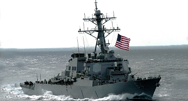 Pentagon’dan açıklama: Kızıldeniz’de Amerikan savaş gemisi ve ticari gemilere saldırı