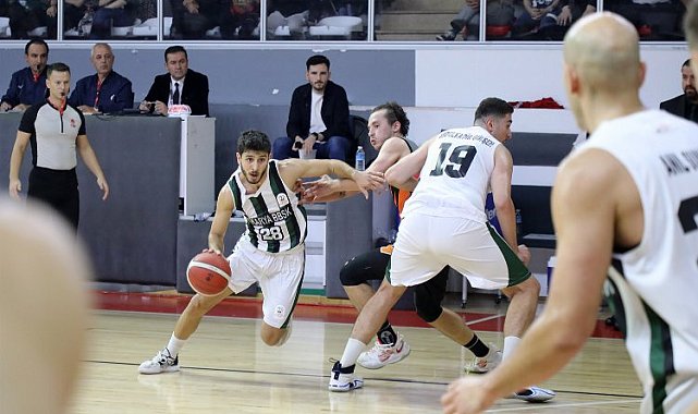 Sakaryalı basketbolcular Antalya'da galibiyet arayacak
