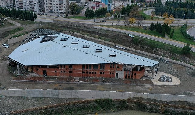 Yeni Gölcük terminalinde çatı imalatı tamam