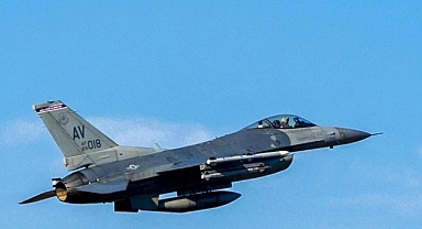 ABD'ye ait F-16 Güney Kore'de düştü, pilot kurtuldu