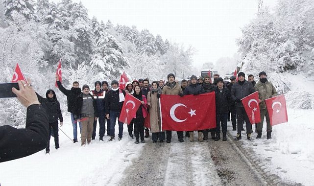 Bilecik'te karlı havada şehitler için yürüdüler