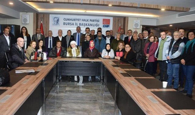 Bursa'da 100 yönetici DSP'den istifa ederek CHP'ye üye oldu