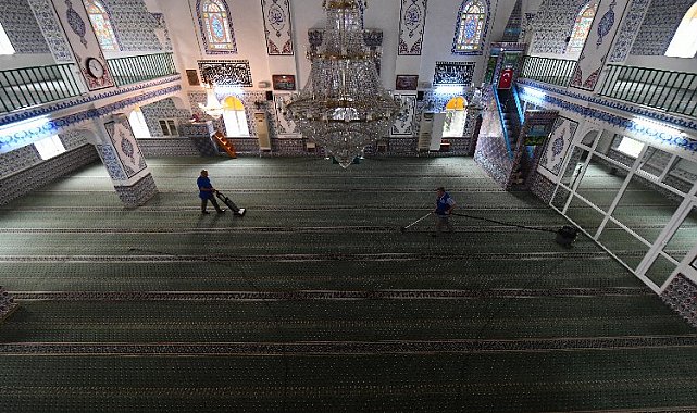 Büyükşehirden ibadethane ve evlere temizlik hizmeti