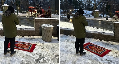 Central Park’tan insan manzaraları: Karların altında namazını kıldı