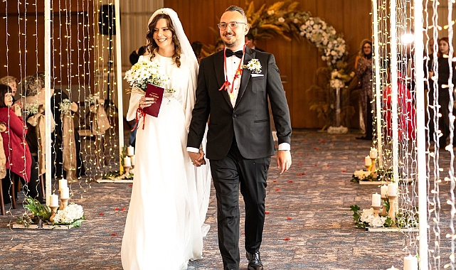 Gazeteci Yunus Paksoy, Amerikalı meslektaşı ile evlendi: Düğünlerini Denizli’de yaptılar