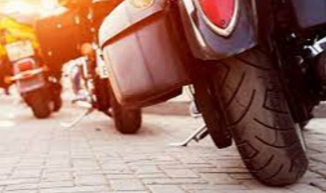 Karacabey'in o mahallesinde motorlar çalınıyor, araç lastikleri patlıyor!