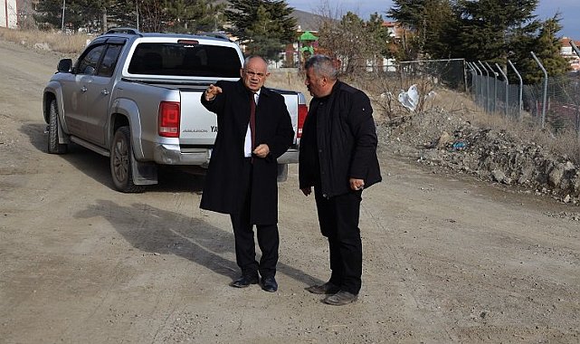 Kayseri Yahyalı'da cami çevresine çevre düzenlemesi