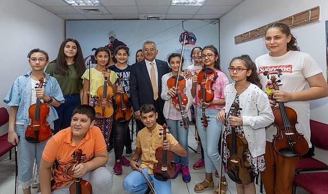 Kayseri'de 50 bin kişiye sanat kursu