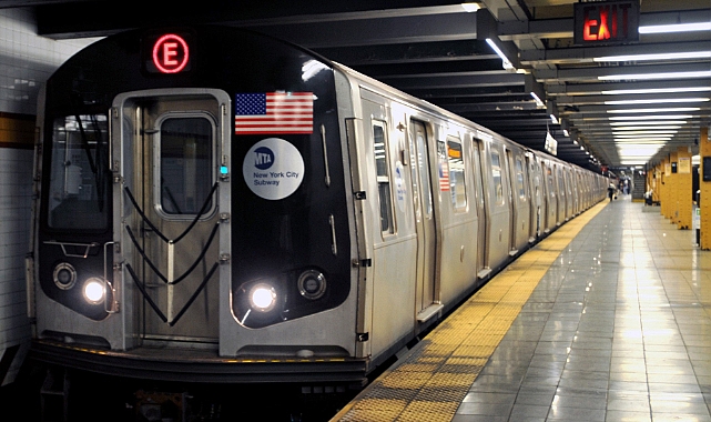 New York'ta iki metro çarpıştı: En az 24 yaralı var